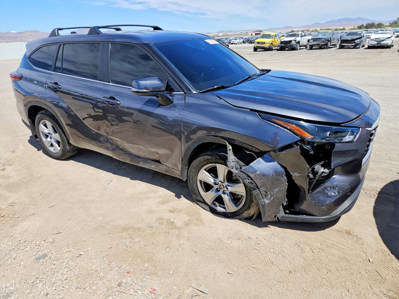 2024 Toyota Highlander Le - zdjęcie 4