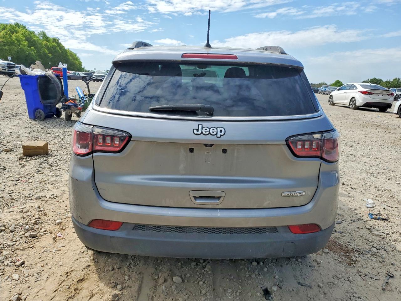 2017 Jeep Compass Latitude - zdjęcie 6