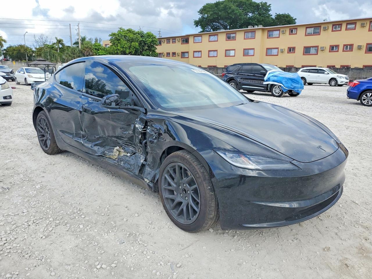 2026 Tesla Model 3 - zdjęcie 4
