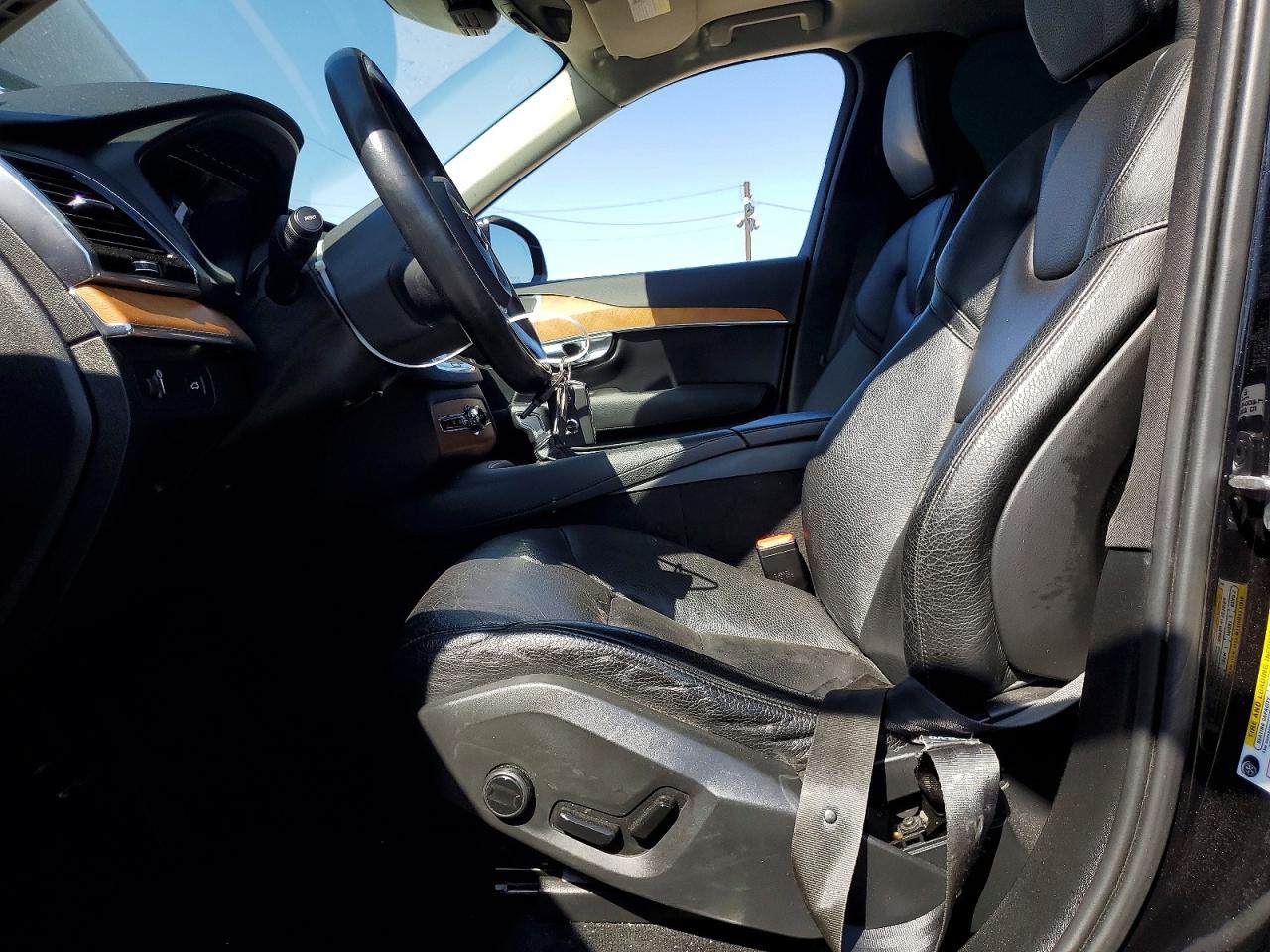2022 Volvo Xc90 T5 Momentum - zdjęcie 7