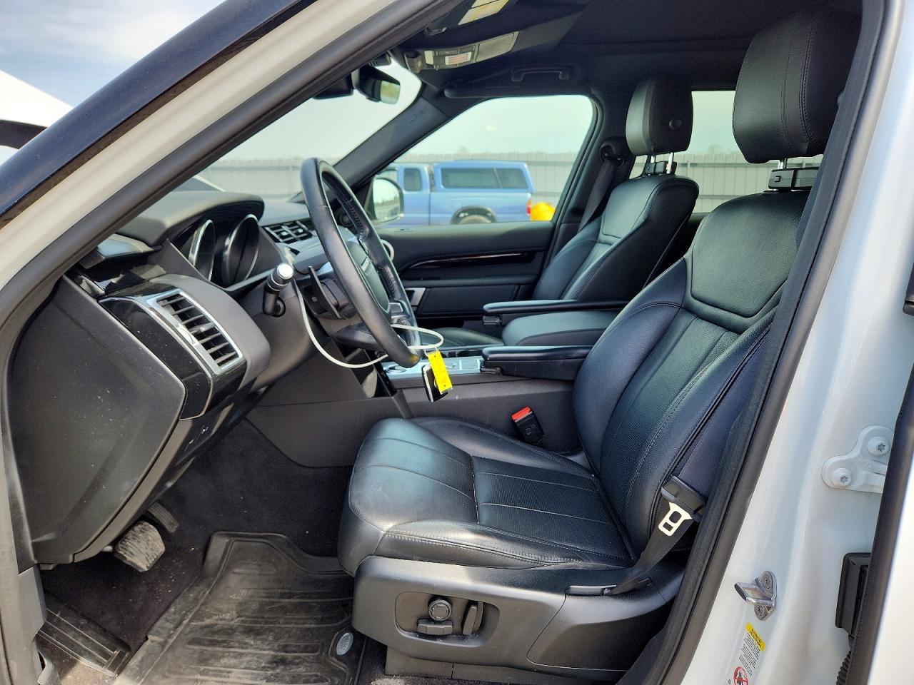 2020 Land Rover Discovery Se - zdjęcie 7