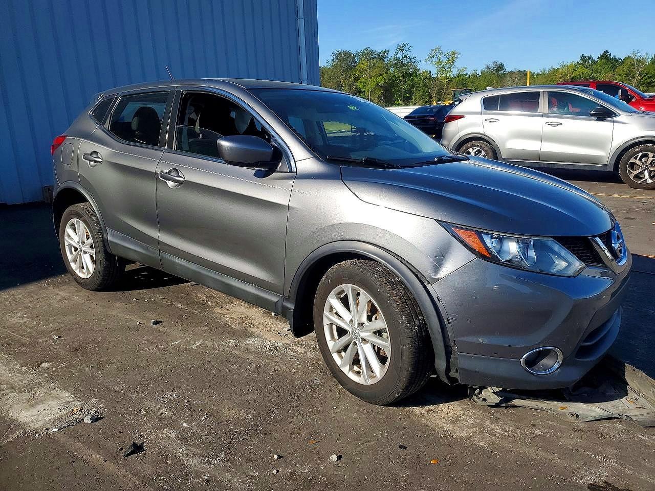 2017 Nissan Rogue Sport S - zdjęcie 4