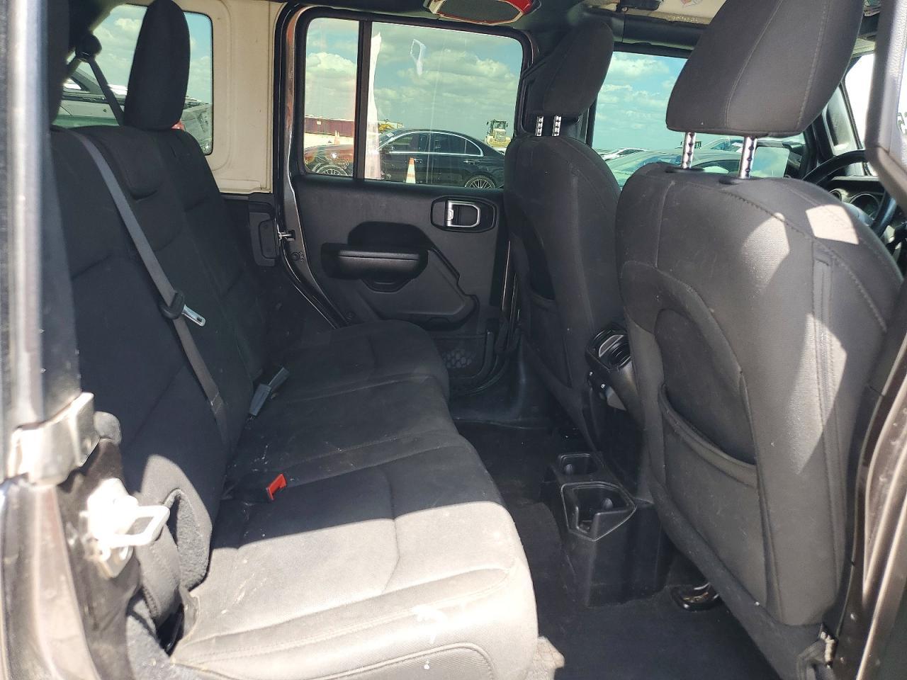 2019 Jeep Wrangler Unlimited Sport - zdjęcie 10