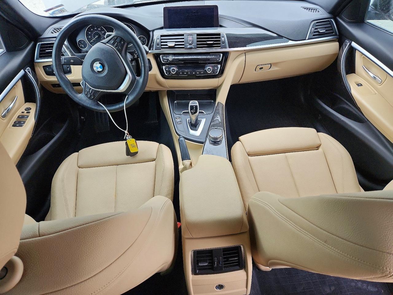 2018 BMW 330 Xi - zdjęcie 8