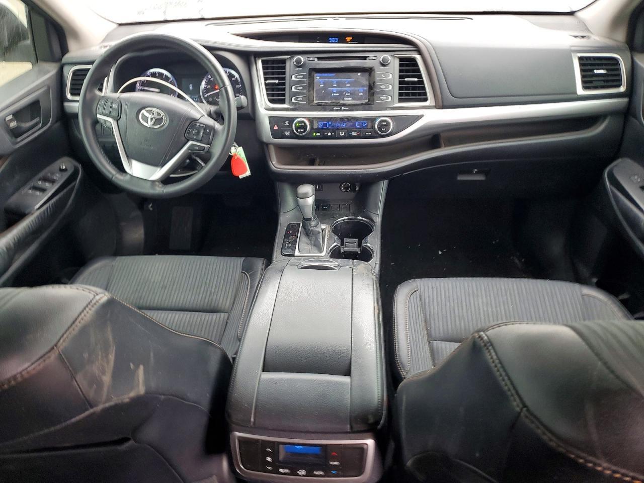 2015 Toyota Highlander Le Plus - zdjęcie 8