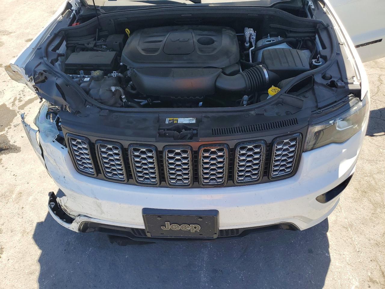 2020 Jeep Grand Cherokee Laredo - zdjęcie 12