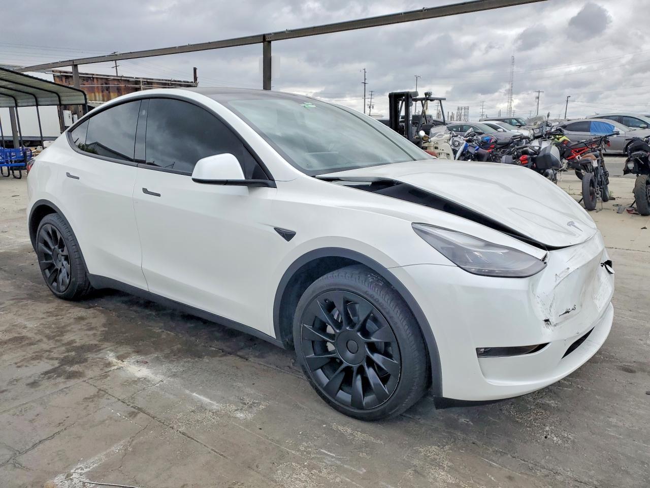 2023 Tesla Model Y - zdjęcie 4