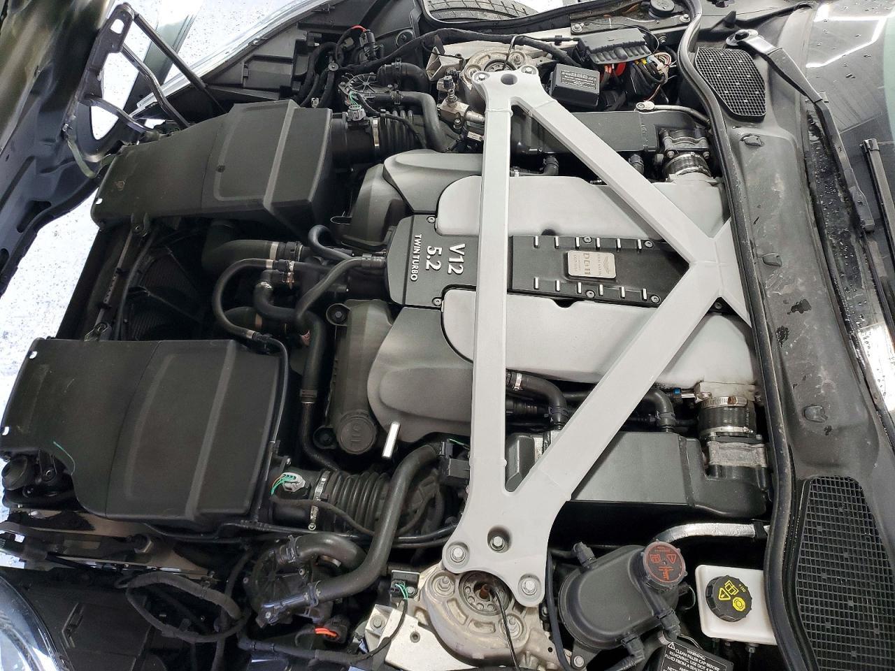 2017 Aston Martin Db11 - zdjęcie 11