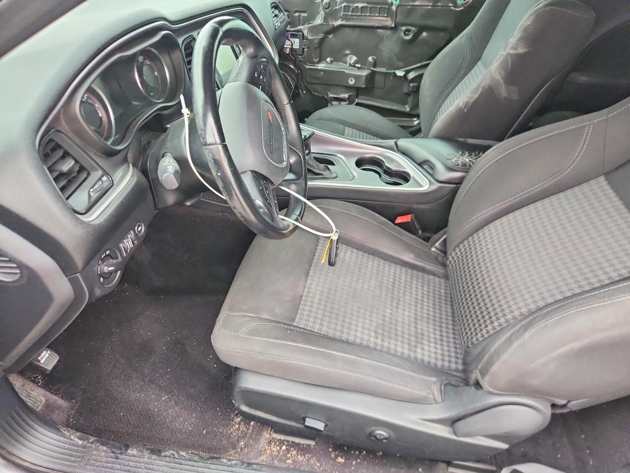 2017 Dodge Challenger Sxt - zdjęcie 7