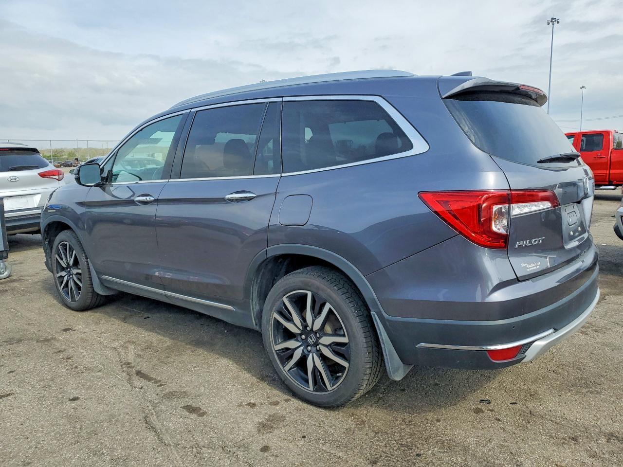2019 Honda Pilot Touring - zdjęcie 2