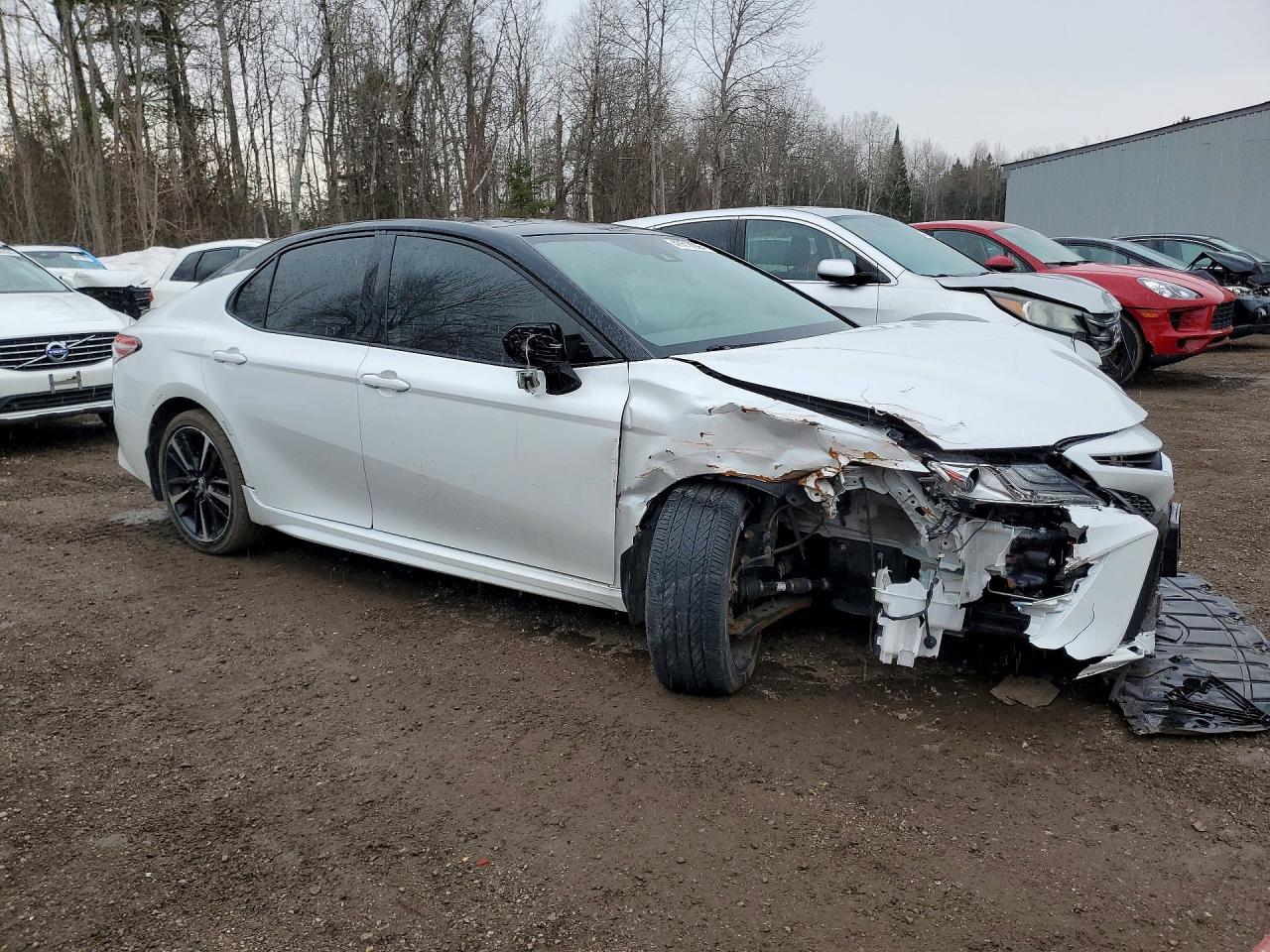 2020 Toyota Camry Xse - zdjęcie 4