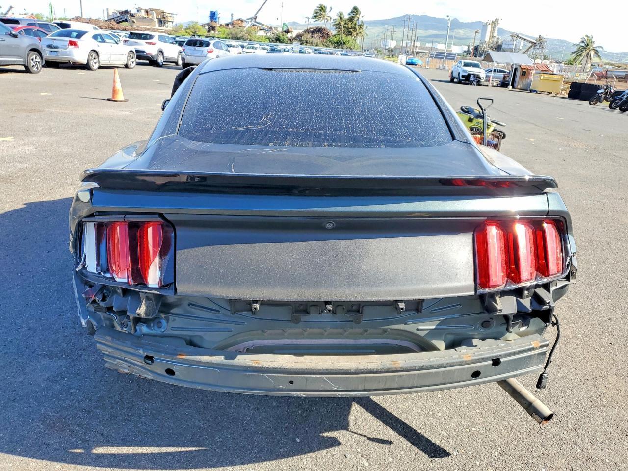 2016 Ford Mustang - zdjęcie 6