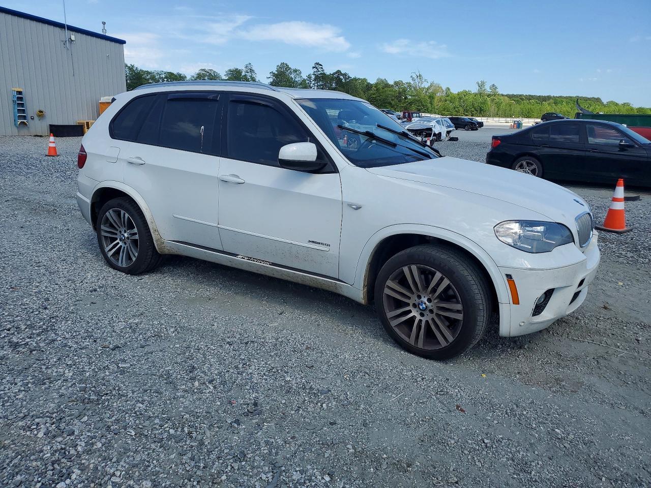 2013 BMW X5 xDrive50I - zdjęcie 4