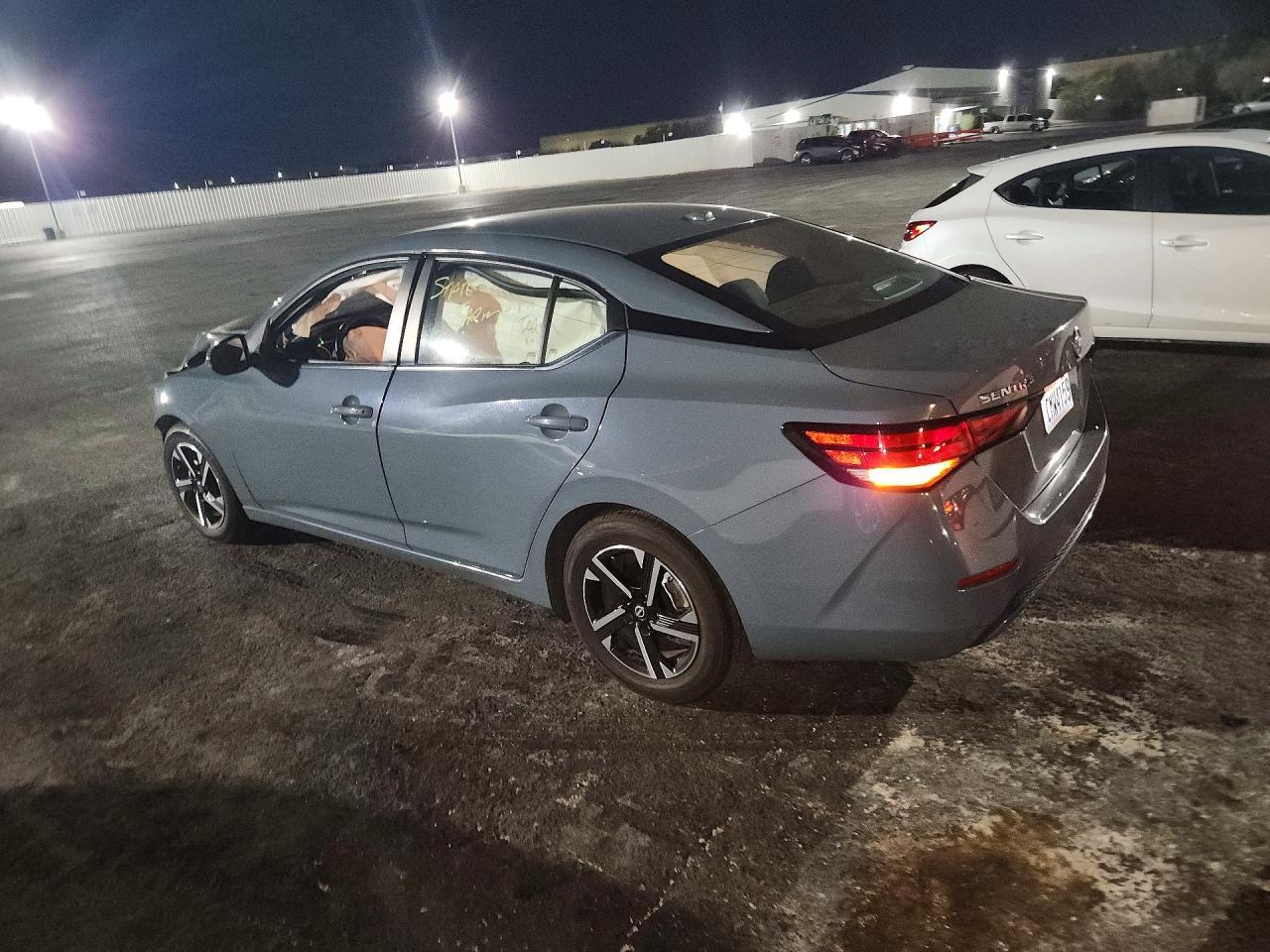 2024 Nissan Sentra Sv - zdjęcie 2