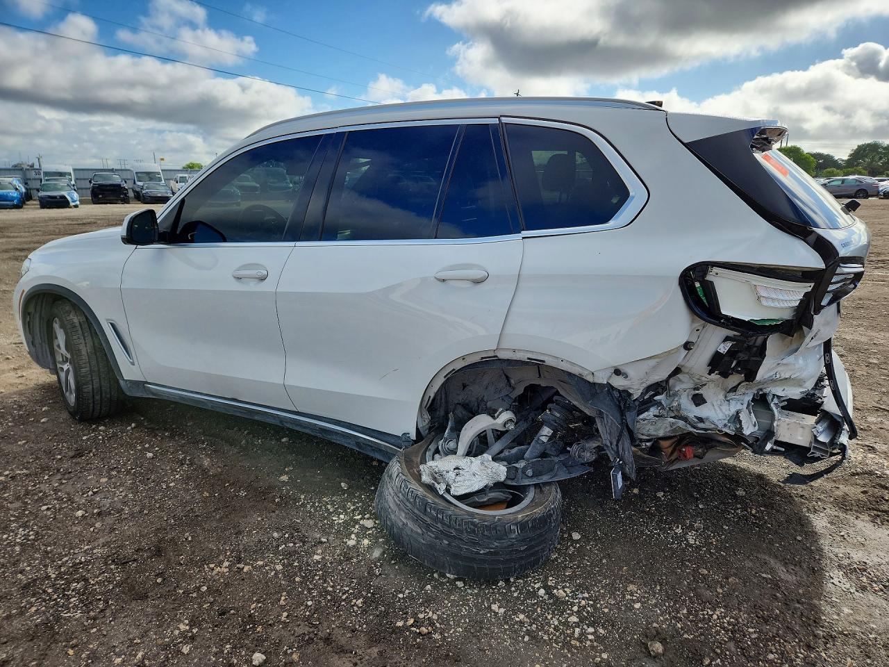 2019 BMW X5 xDrive40I - zdjęcie 2