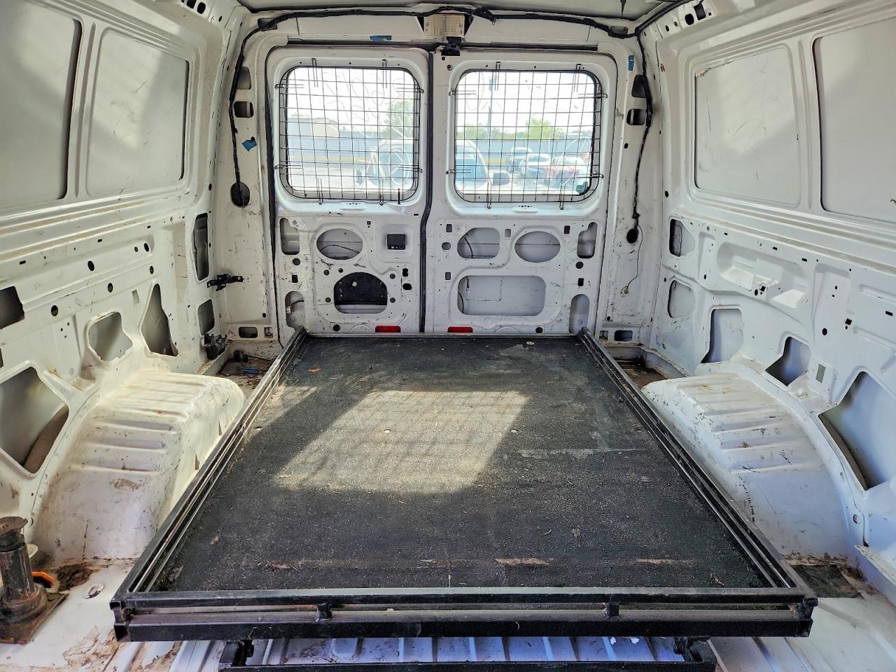 2013 Ford Econoline E250 Van - zdjęcie 10
