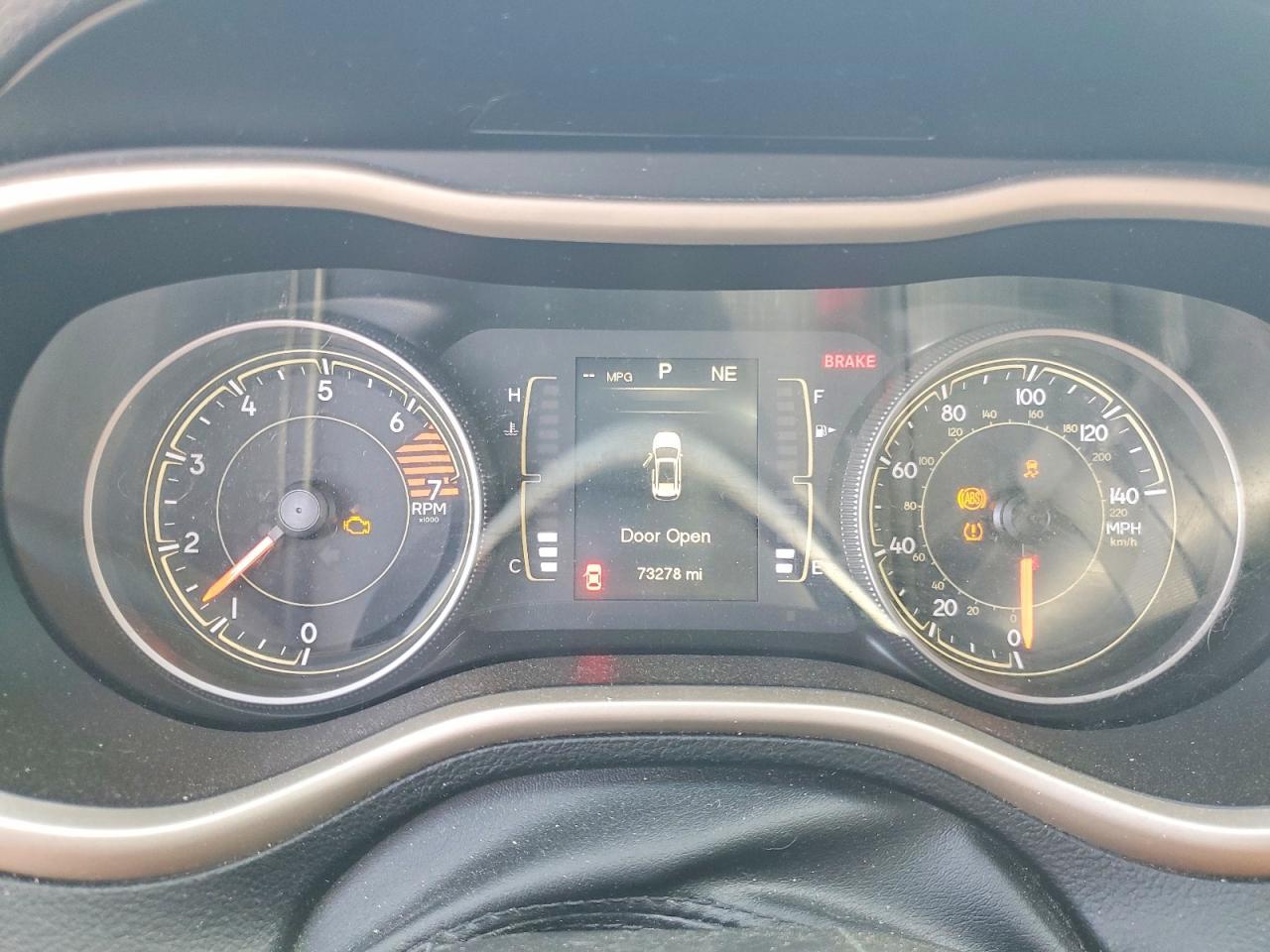 2016 Jeep Cherokee Latitude - zdjęcie 9