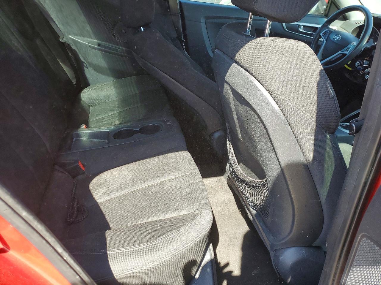 2016 Hyundai Veloster Base - zdjęcie 11