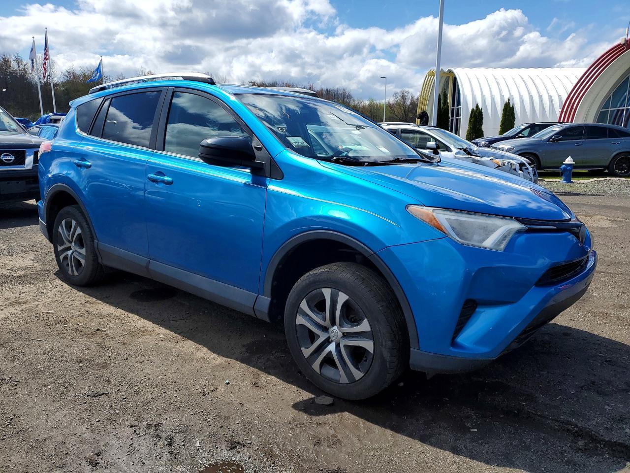 2018 Toyota Rav4 Le - zdjęcie 4