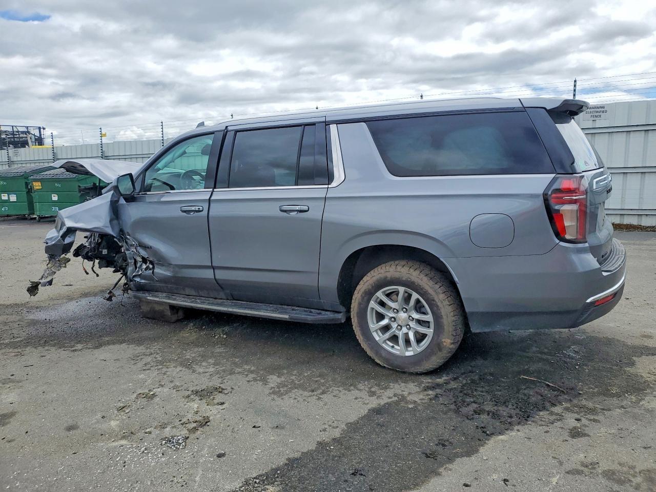 2021 Chevrolet Suburban K1500 Lt - zdjęcie 2