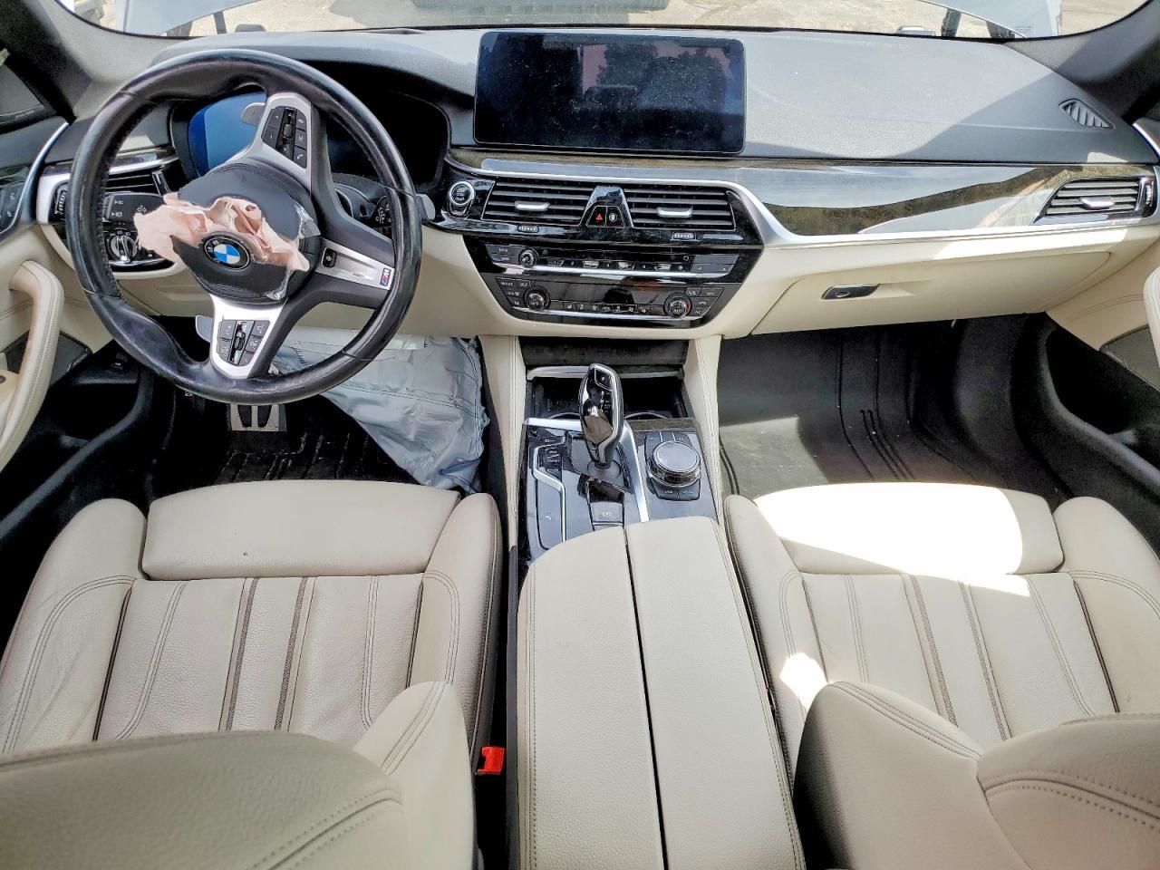 2022 BMW 530 Xi - zdjęcie 8