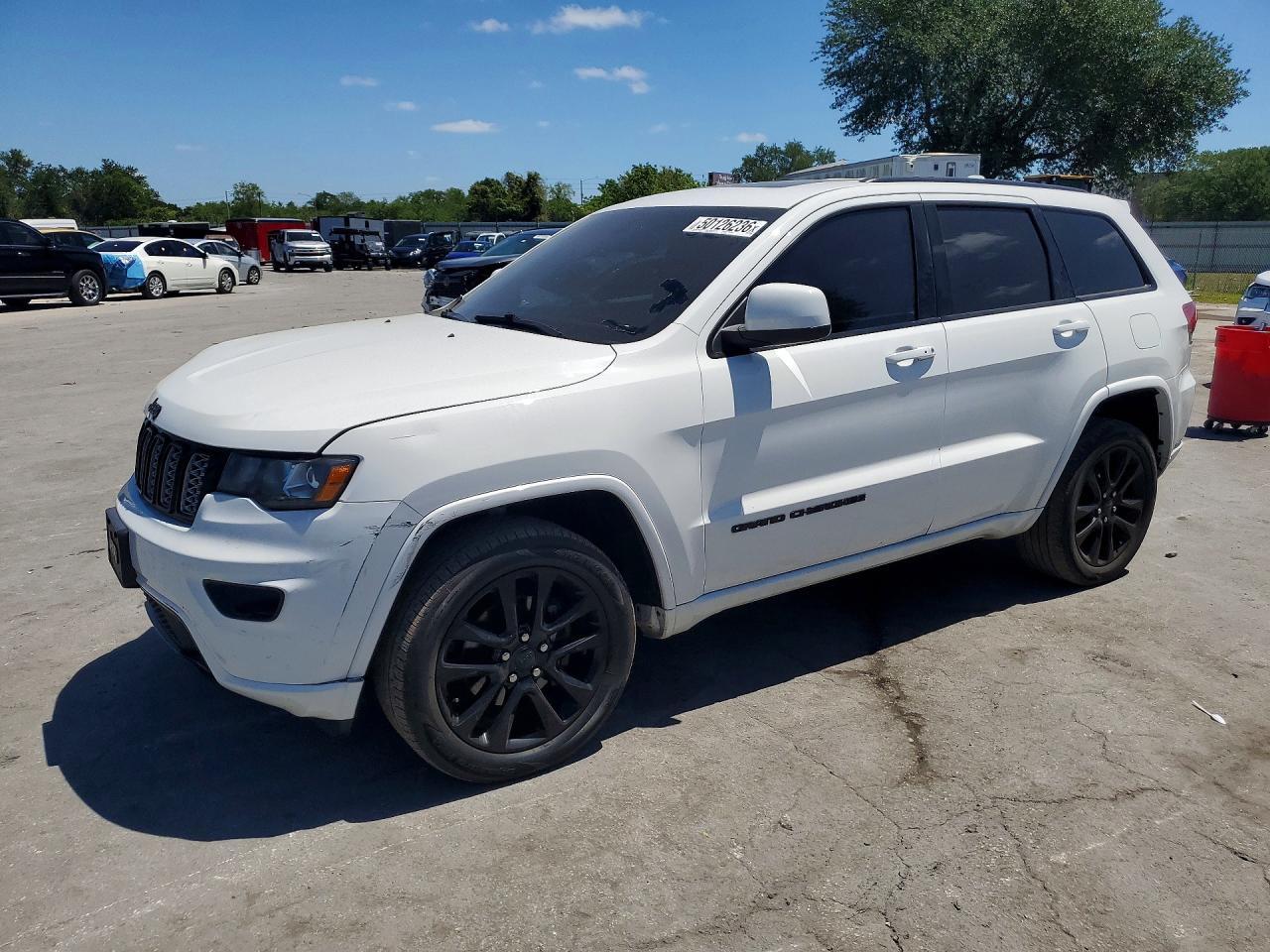 2020 Jeep Grand Cherokee Laredo - zdjęcie główne