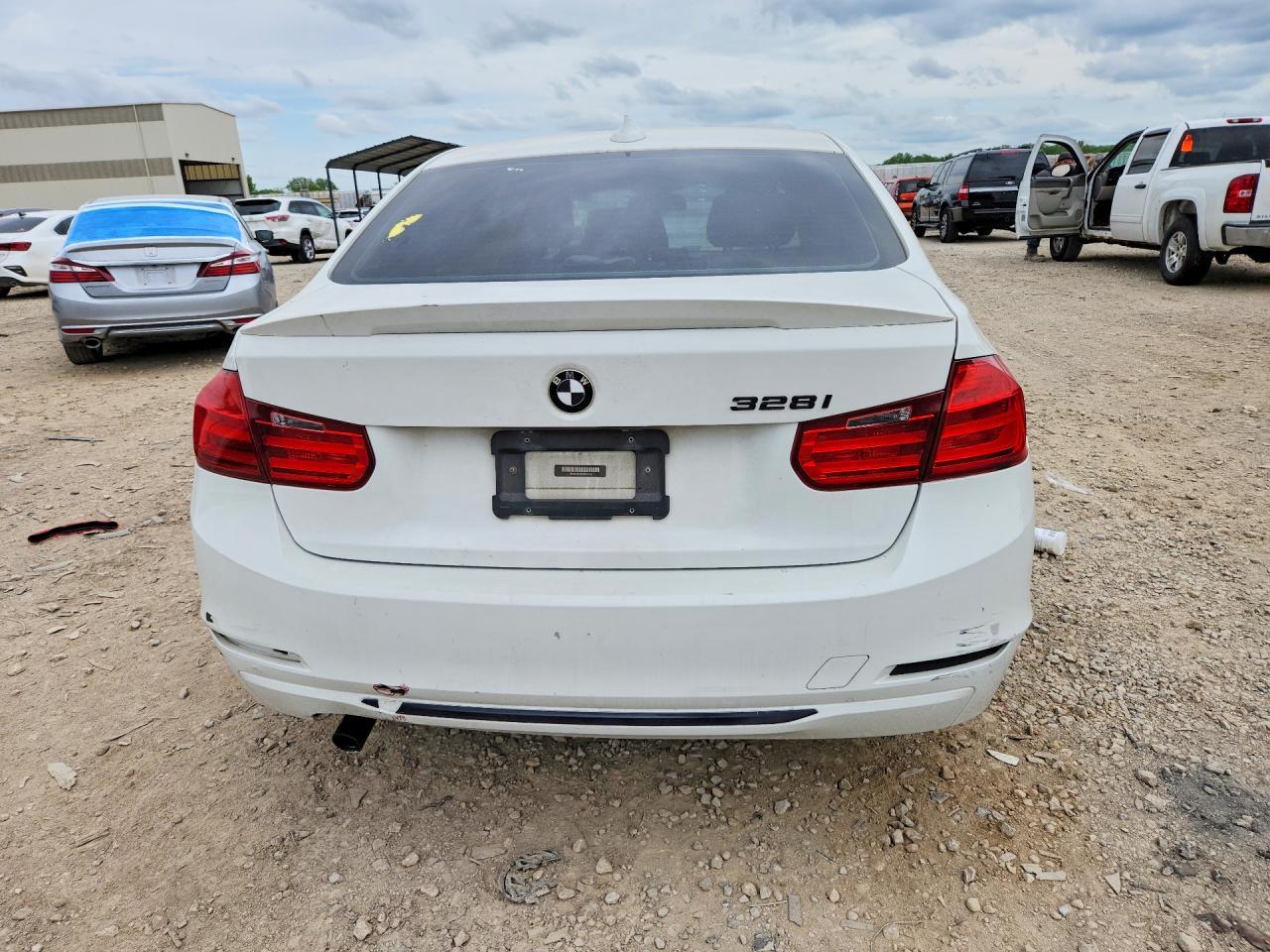 2013 BMW 328 I - zdjęcie 6
