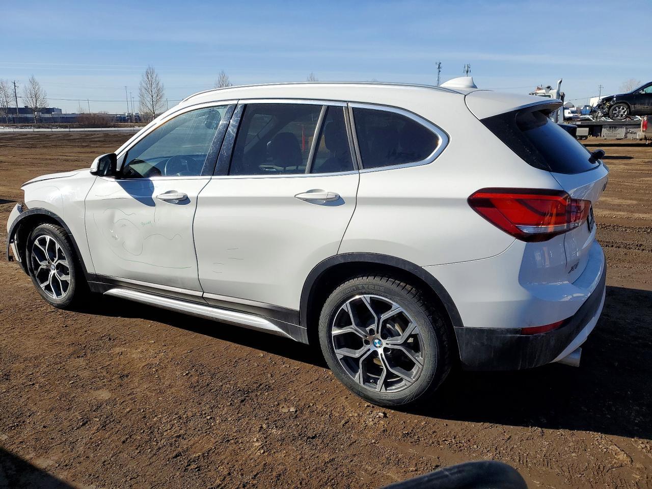 2021 BMW X1 xDrive28I - zdjęcie 2