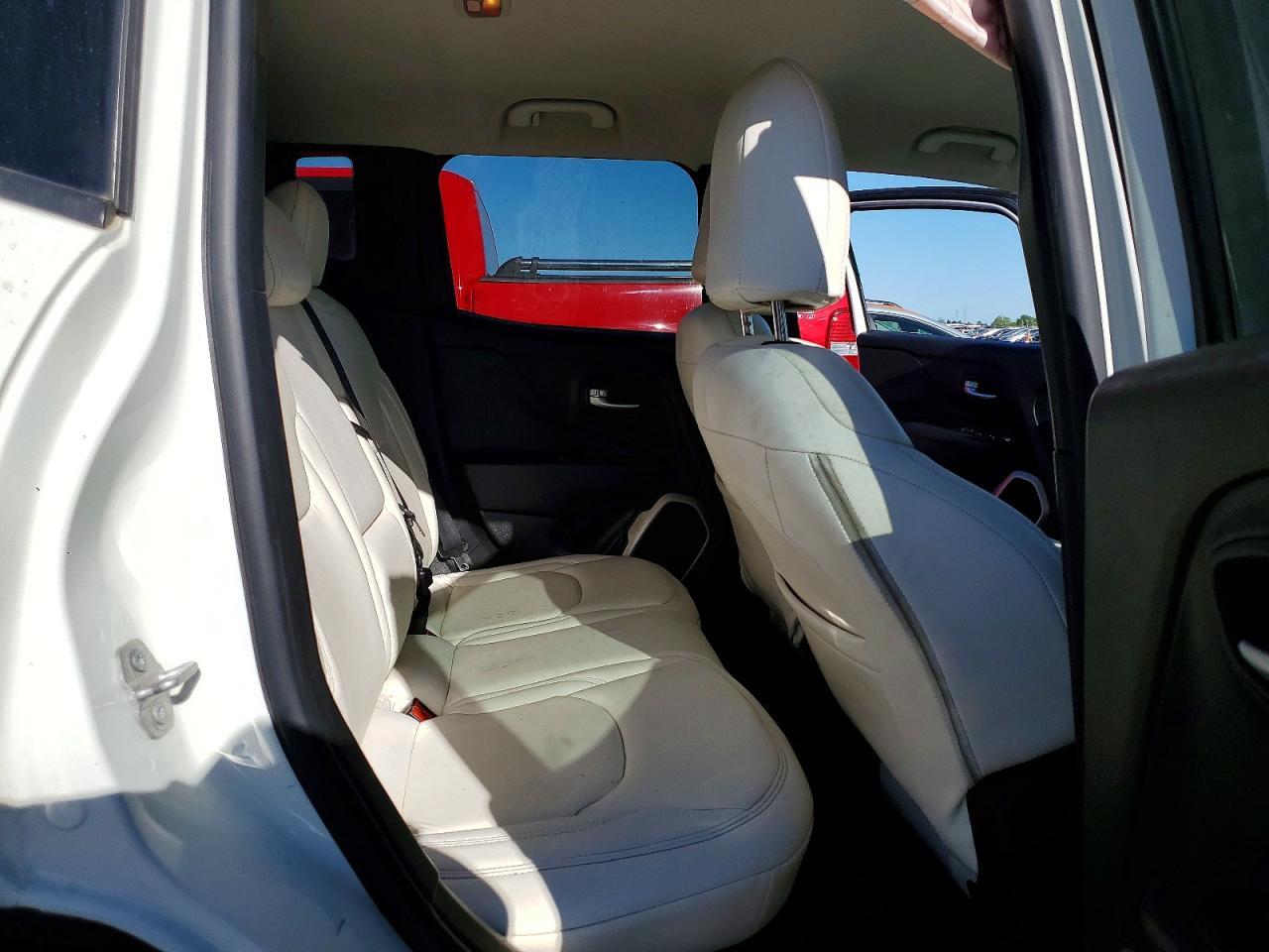 2015 Jeep Renegade Limited - zdjęcie 11
