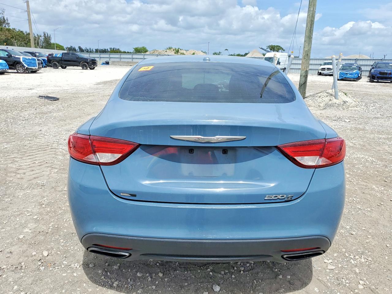 2015 Chrysler 200 S - zdjęcie 6