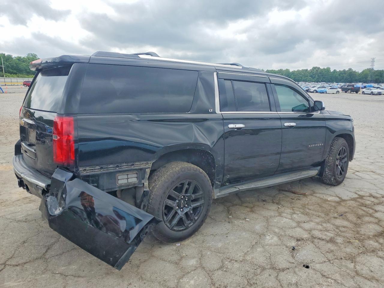 2015 Chevrolet Suburban K1500 Lt - zdjęcie 3