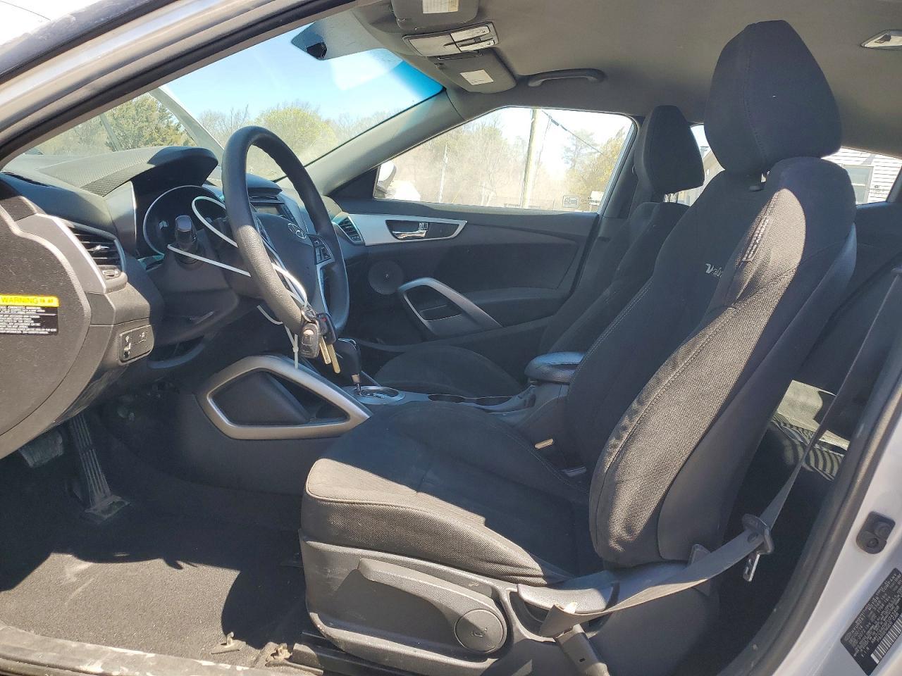 2015 Hyundai Veloster Base - zdjęcie 7