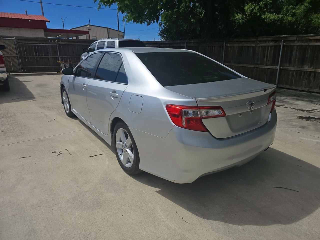 2013 Toyota Camry Se - zdjęcie 3