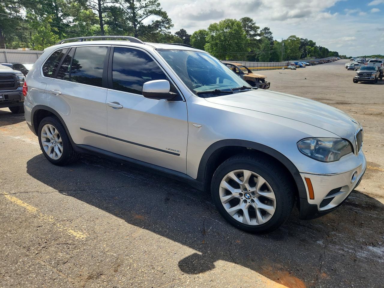 2013 BMW X5 xDrive35I - zdjęcie 4