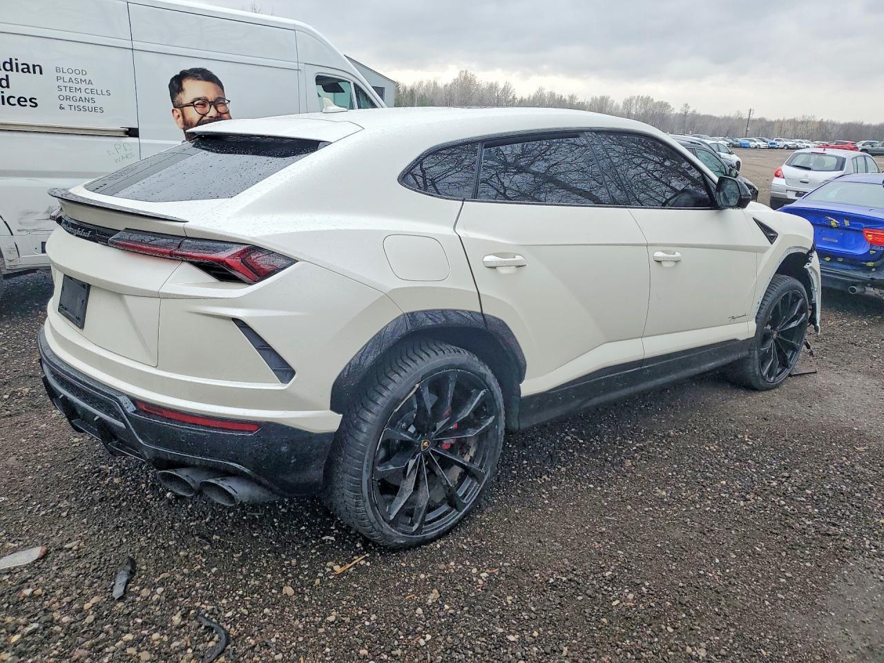 2021 Lamborghini Urus - zdjęcie 3