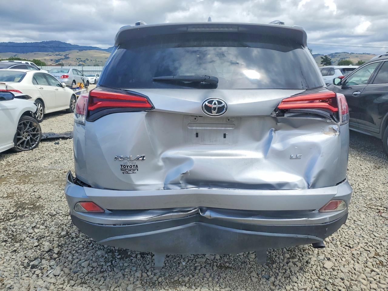 2016 Toyota Rav4 Le - zdjęcie 6