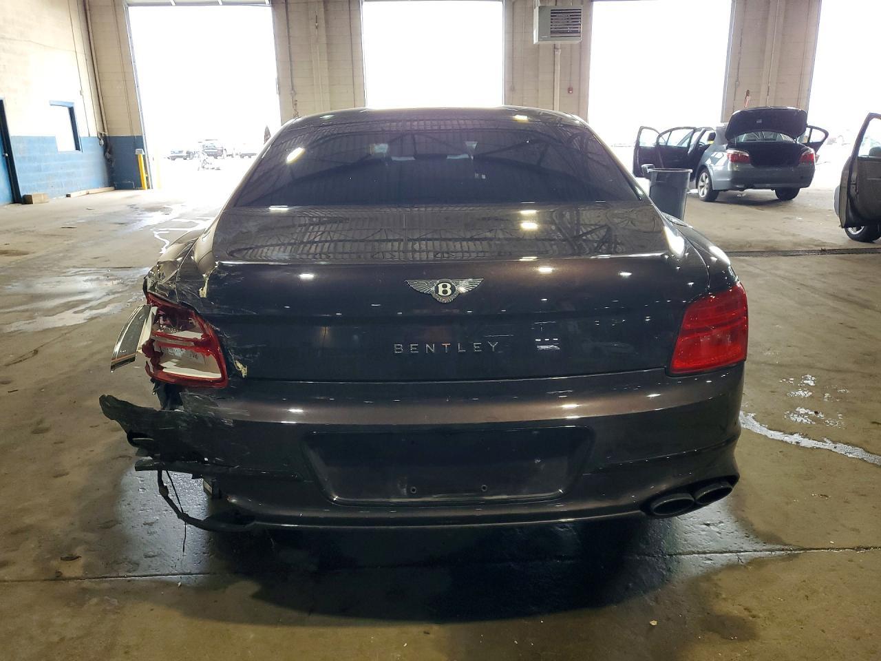 2022 Bentley Flying Spur - zdjęcie 6