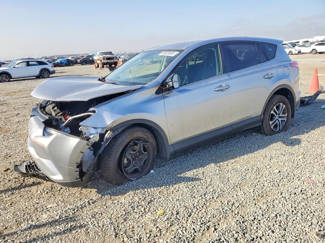2018 Toyota Rav4 Le - zdjęcie główne