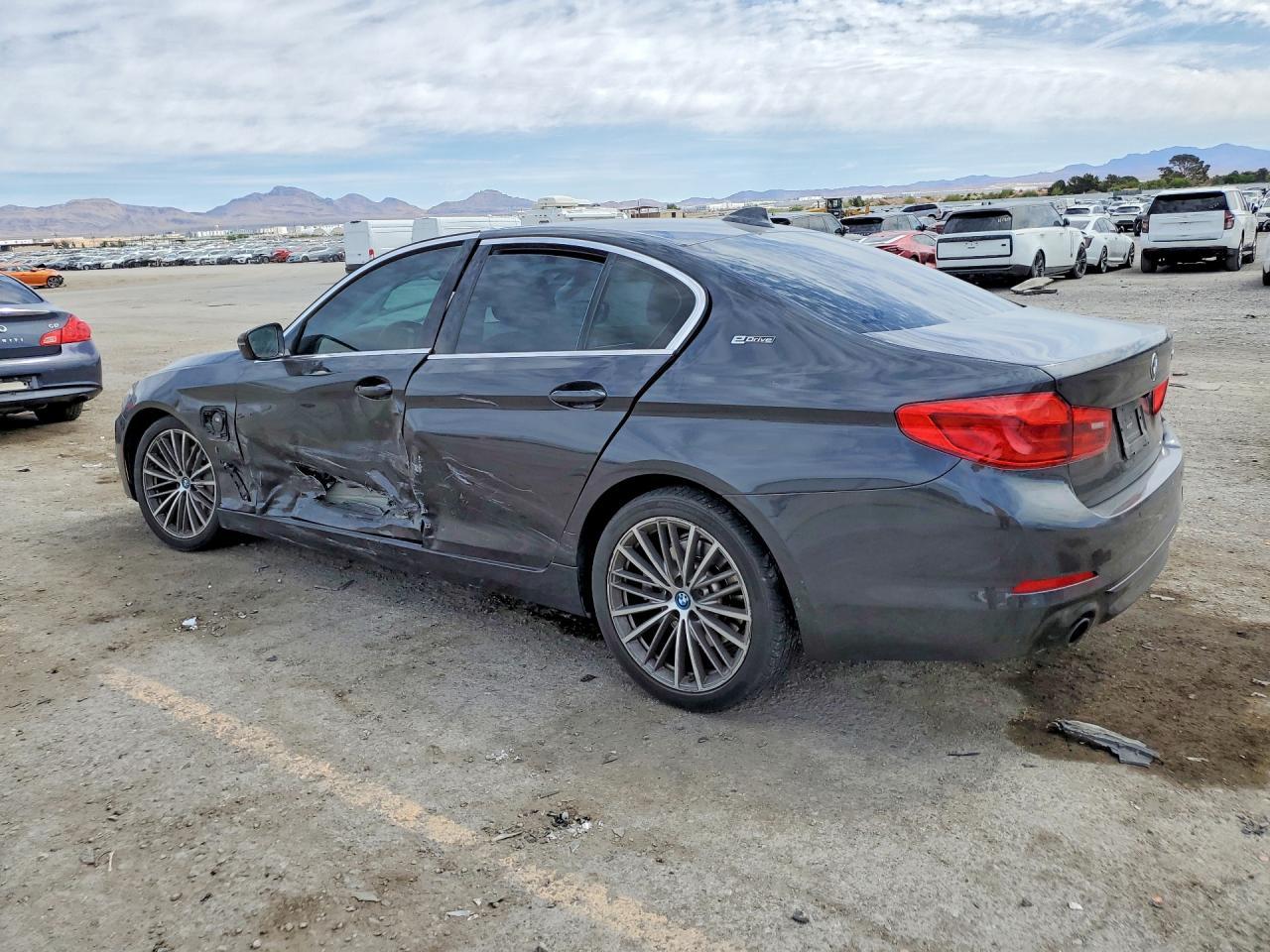 2019 BMW 530E - zdjęcie 2