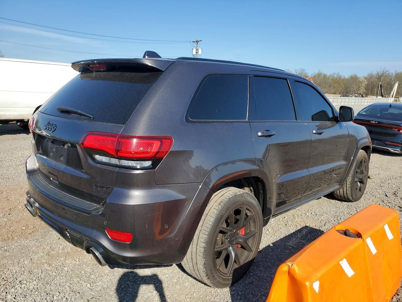 2021 Jeep Grand Cherokee Srt-8 - zdjęcie 3