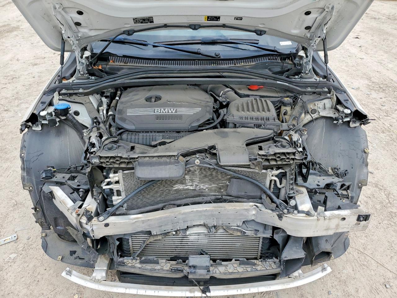 2022 BMW 228Xi - zdjęcie 11