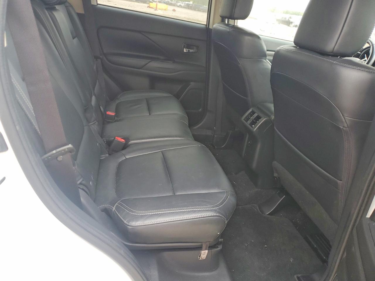 2019 Mitsubishi Outlander Se - zdjęcie 11