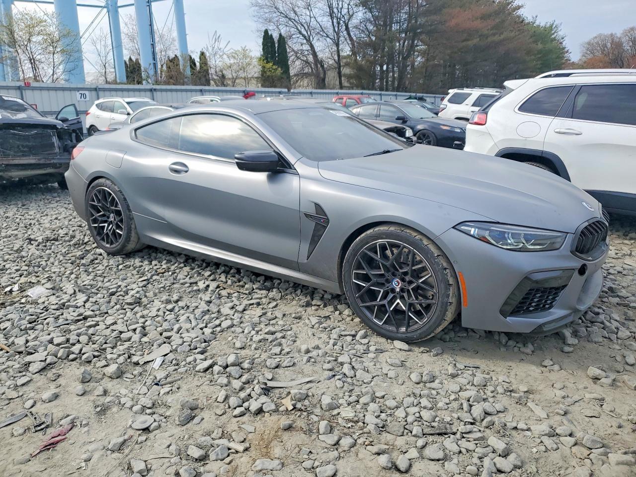 2023 BMW M8 - zdjęcie 4