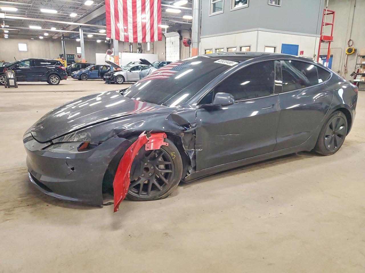 2025 Tesla Model 3 - zdjęcie główne