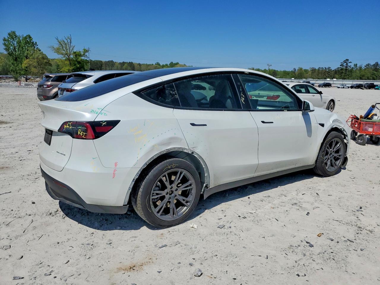 2024 Tesla Model Y - zdjęcie 3