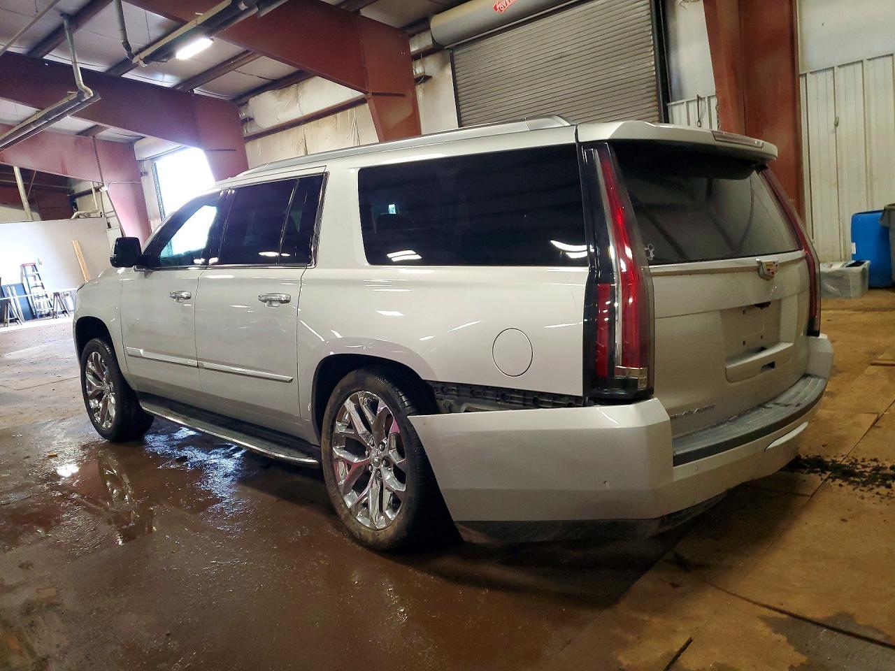 2018 Cadillac Escalade Esv Luxury - zdjęcie 2