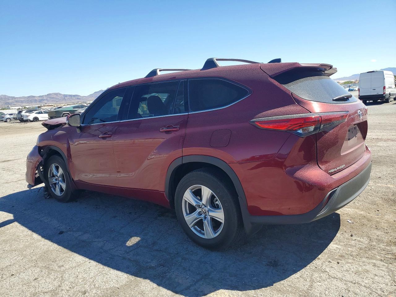 2022 Toyota Highlander Le - zdjęcie 2