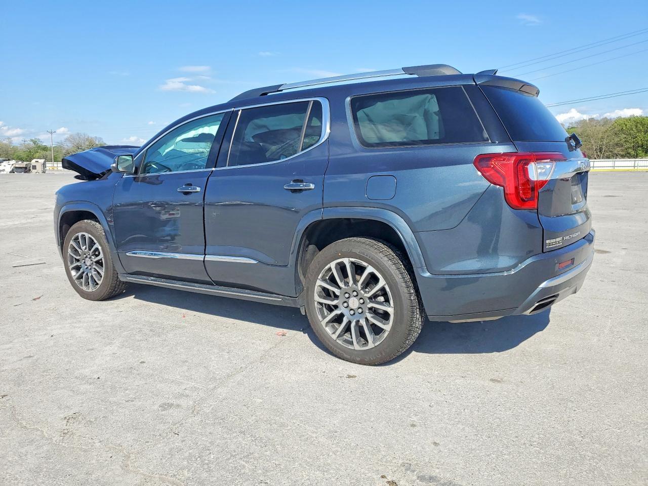 2020 GMC Acadia Denali - zdjęcie 2