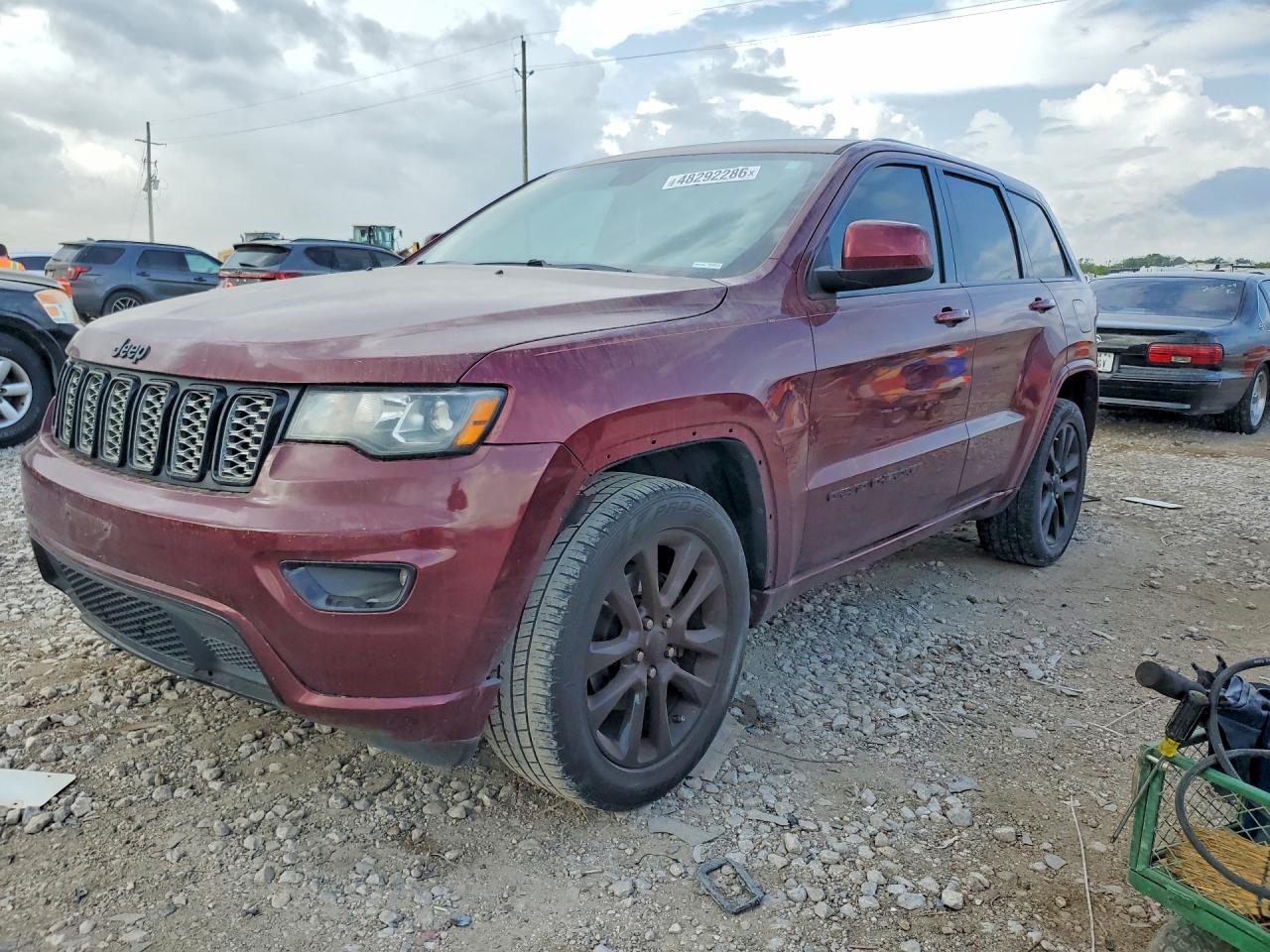 2017 Jeep Grand Cherokee Laredo - zdjęcie główne