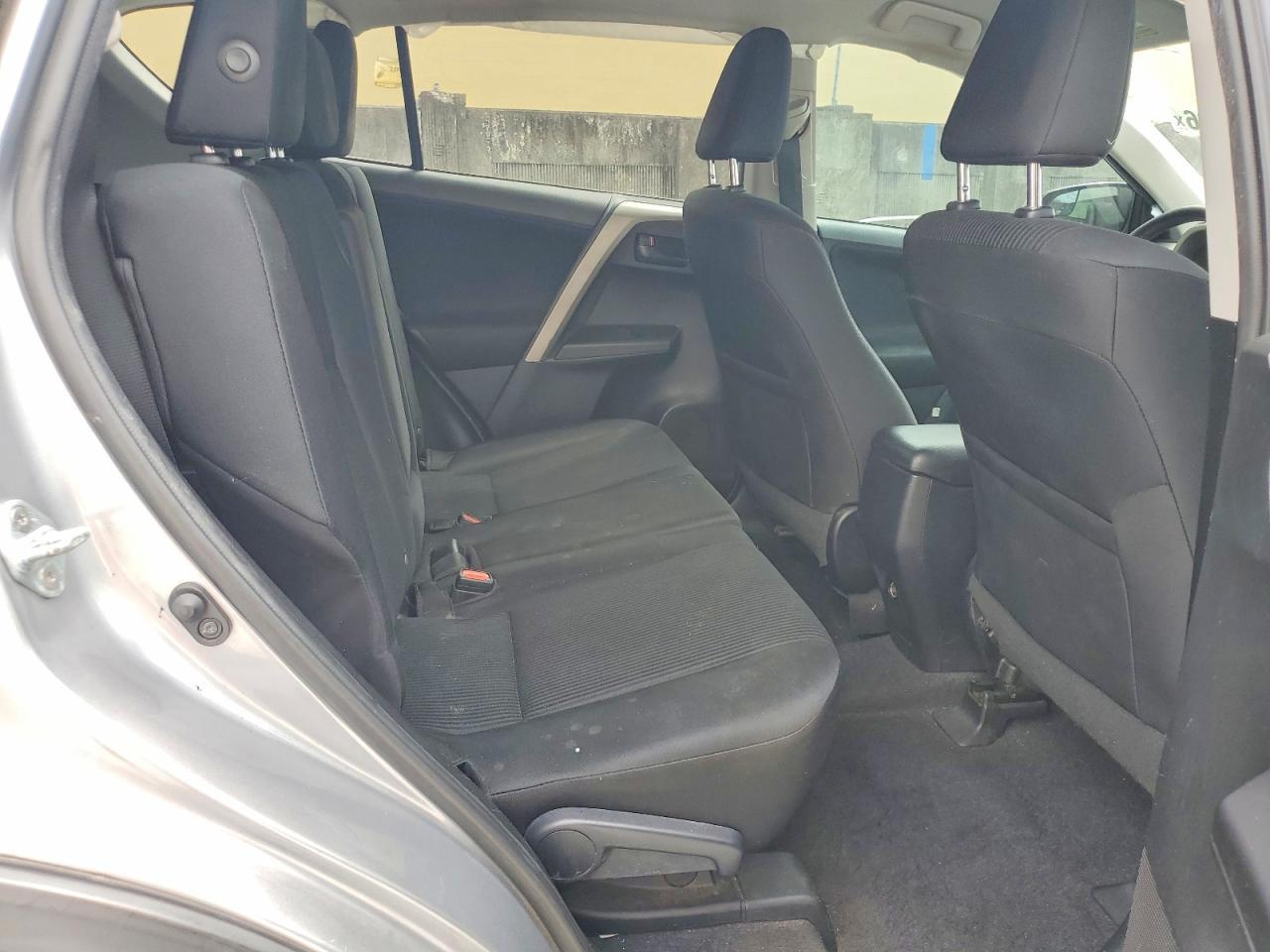 2017 Toyota Rav4 Le - zdjęcie 10